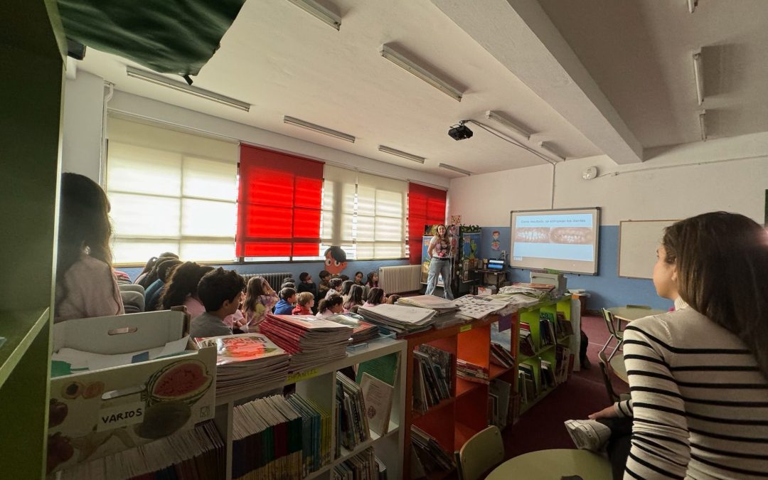 La importancia de las charlas educativas sobre salud dental